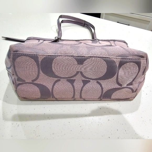 Coach Signature Stripe Tote Bag purse, Lavender with patent leather trim F19046 - Picture 10 of 10